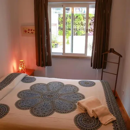Charmoso Apartamento, Patio Verdejante- Lisboa-olaias