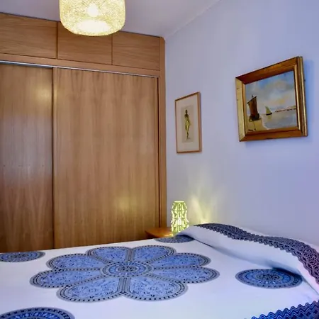 Charmoso Apartamento, Patio Verdejante- Lisboa-olaias Apartman