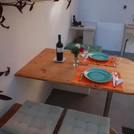 Charmoso Apartamento, Patio Verdejante- Lisboa-olaias