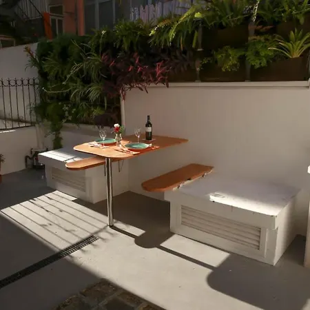 Charmoso Apartamento, Patio Verdejante- Lisboa-olaias * Lisboa
