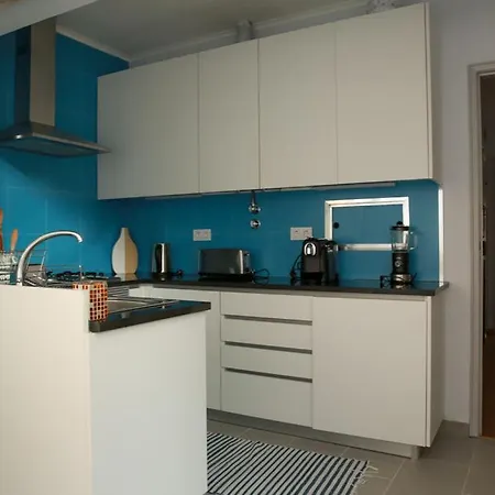 Apartman Charmoso Apartamento, Patio Verdejante- Lisboa-olaias Lisboa